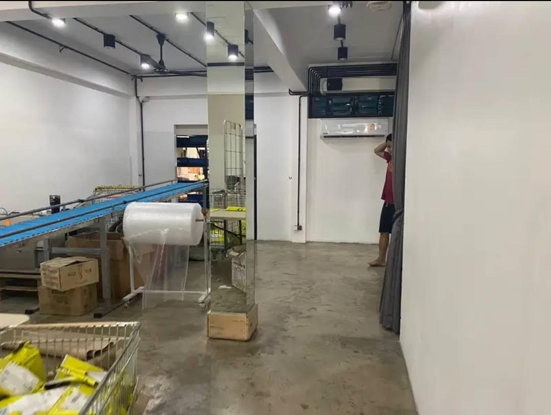 ให้เช่าอาคาร 3 ชั้น พร้อมโกดัง 2 ชั้น ซอยบางแค ใกล้เดอะมอลล์บางแค 