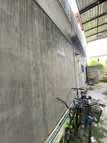 ให้เช่าโกดัง 1 ชั้นครึ่ง 100 ตรว  บางนา-ตราดซอย 21 แยก 17 ใกล้เซนทรัลบางนา  ZY167