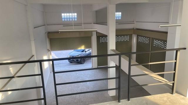 EPL-BR0014 ให้เช่าอาคารพาณิชย์ 2 คูหา ใกล้ตลาดชัชวาล ลำลูกกาคลอง7  ทำเลดีริมถนน พื้นที่ใช้สอย 456ตรม.หลังมุม 3 ห้องน้ำ เหมาะทำธุรกิจ