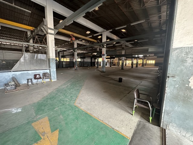 ให้เช่าพื้นที่เป็นโรงงานเก่า 6 ไร่ 3 งาน กว่า 7,700 ตรม. ซอยลาซาล 49 สามารถเป็น โกดัง หรือโรงงานได้ ใกล้เซ็นทรัลบางนา , ไบเทคบางนา  