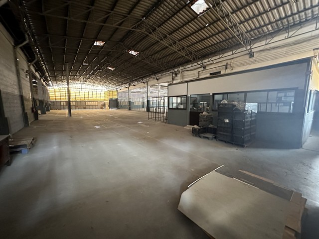 ให้เช่าพื้นที่เป็นโรงงานเก่า 6 ไร่ 3 งาน กว่า 7,700 ตรม. ซอยลาซาล 49 สามารถเป็น โกดัง หรือโรงงานได้ ใกล้เซ็นทรัลบางนา , ไบเทคบางนา  