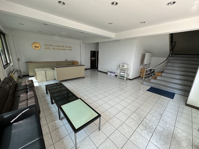 ให้เช่าพื้นที่เป็นโรงงานเก่า 6 ไร่ 3 งาน กว่า 7,700 ตรม. ซอยลาซาล 49 สามารถเป็น โกดัง หรือโรงงานได้ ใกล้เซ็นทรัลบางนา , ไบเทคบางนา  