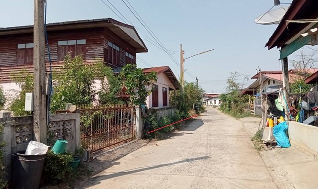 ขายบ้านครึ่งตึกครึ่งไม้  อำเภอชุมพลบุรี  สุรินทร์ (PKK02-15123)
