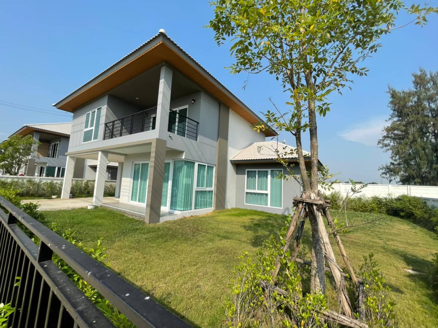 cxให้เช่าบ้านเดี่ยว ม.เดอะ เอ็กเท็นโซ่ เลียบวารี 108 ตรว. 5 ห้องนอนโทร.088-818-1859