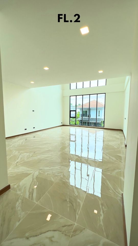 CH883-OS-RE ให้เช่าโฮมออฟฟิศสร้างใหม่ ทำเลเลียบด่วนเอกมัย รามอินทรา จอดรถ 3 คัน ไฟฟ้า 3 เฟส รองรับ EV Charger