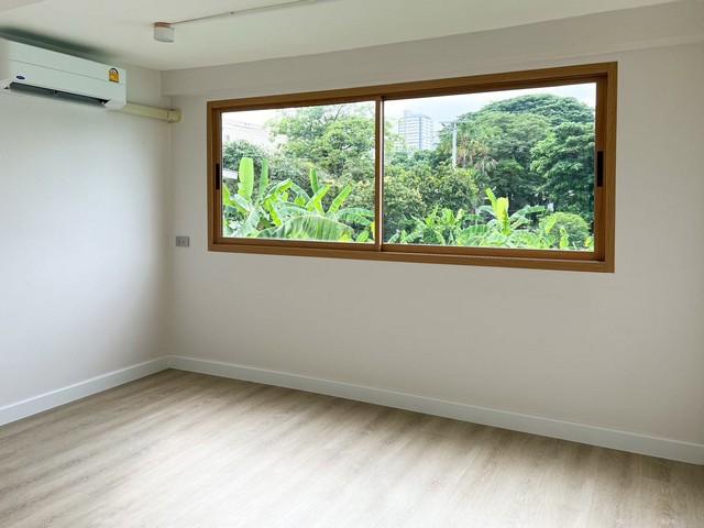 ให้เช่าทาวน์โฮม 2 ชั้น Modern style ย่านปรีดีพนมยงค์ 41(เอกมัย 22) รีโนเวทใหม่ 