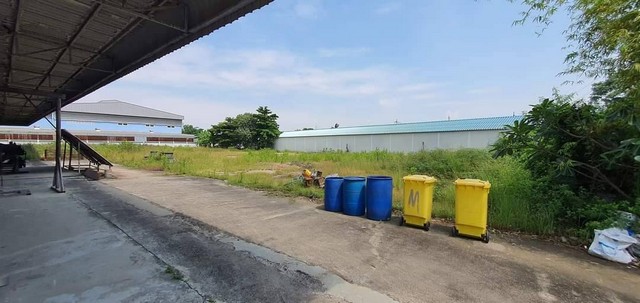 ขายโรงงานขายที่ดินอยู่ตำบลนาดีอำเภอเมืองจังหวัดสมุทรสาครเนื้อที่6ไร่พื้นที่ใช้สอยในตัวอาคาร 2000 