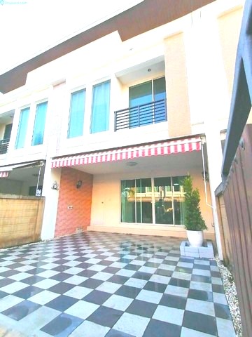 ให้เช่าทาวน์โฮม หมู่บ้านกลางเมือง เอสเซ้นต์ อ่อนนุช-ลาดกระบัง 2ชั้น พร้อมเฟอร์นิเจอร์ อยู่ติดถนนใหญ่ ใกล้สนามบินสุวรรณภูมิ 