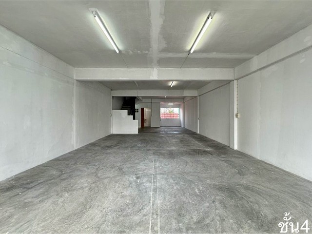 ให้เช่าอาคารสำนักงาน ใกล้เซ็นทรัลพระราม3   พื้นที่ใช้สอย 620 ตร.ม. หน้ากว้าง 6 เมตร   6 ชั้น ย่านสาทร ถนนพระราม3 ซอย53