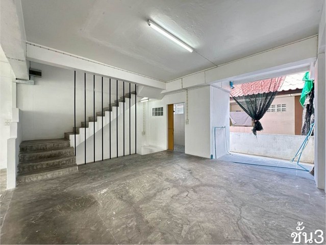 ให้เช่าอาคารสำนักงาน ใกล้เซ็นทรัลพระราม3   พื้นที่ใช้สอย 620 ตร.ม. หน้ากว้าง 6 เมตร   6 ชั้น ย่านสาทร ถนนพระราม3 ซอย53