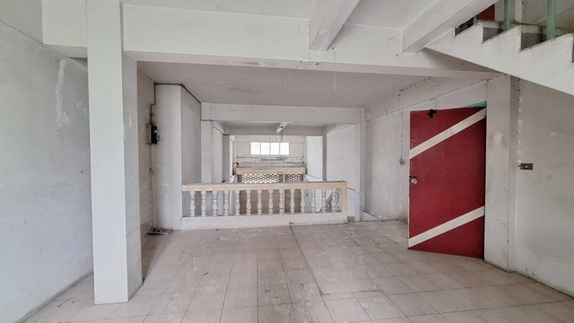 อาคารพาณิชย์ 4 ชั้น ทำเลดีเยื้อง ปตท.ศรีจันทร์ อ.เมือง จ.ขอนแก่น   ZE566