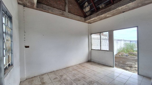 อาคารพาณิชย์ 4 ชั้น ทำเลดีเยื้อง ปตท.ศรีจันทร์ อ.เมือง จ.ขอนแก่น   ZE566