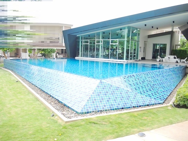 ใหญ่มาก ทาว์นโฮม 2 ชั้น หลังมุม ติวานนท์-แจ้งวัฒนะ โรงเรียนพระหฤทัย นนท์   อนุญาตเลี้ยงสัตว์ 32ตรว. 138ตรม. 3นอน 2น้ำ 2จอดรถ 3แอร์ 