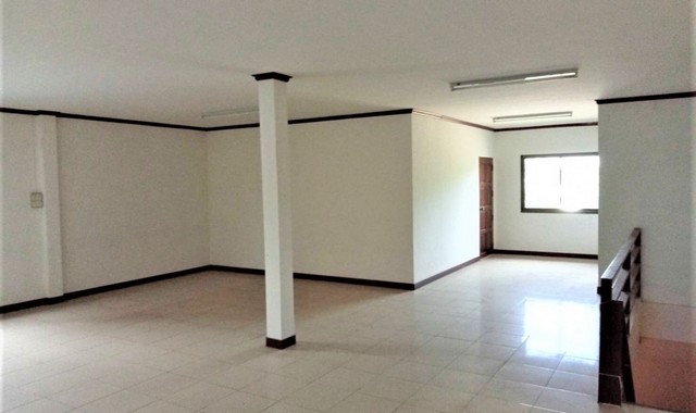 ขายอาคารพาณิชย์    อำเภอบัวเชด  สุรินทร์ (PKK04-04902)