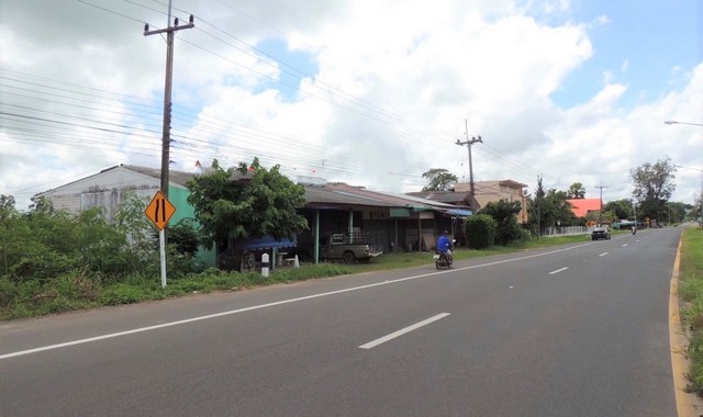 ขายอาคารพาณิชย์    อำเภอสนม  สุรินทร์ (PKK04-05774)