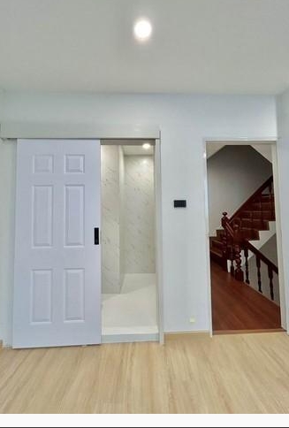 ให้เช่าและขาย ทาวน์โฮม 4 ชั้น  ซอยสาทร 21 ใกล้ BTS สะพานตากสิน