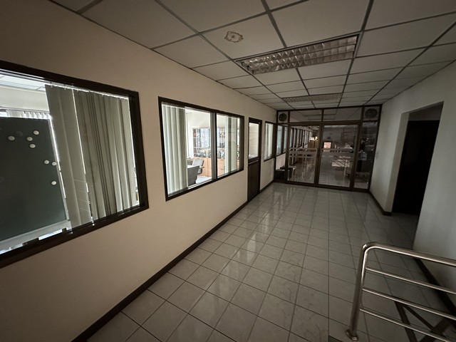 ให้เช่าพื้นที่เป็นโรงงานเก่า สามารถเป็น โกดัง หรือโรงงานได้ บางนา กรุงเทพ