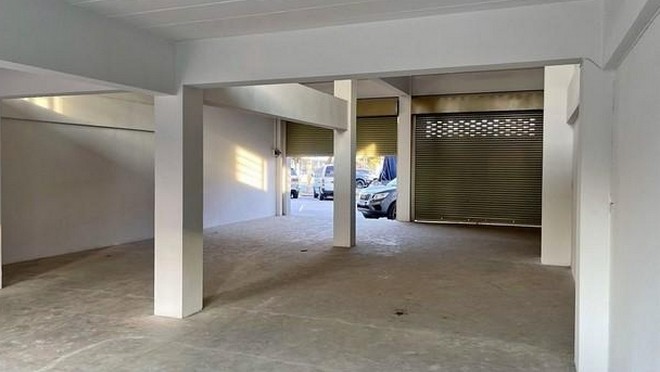  ให้เช่าอาคาร3.5 ชั้น  2 คูหา ลำลูกกาคลอง7ใกล้ตลาดชัชวาล 