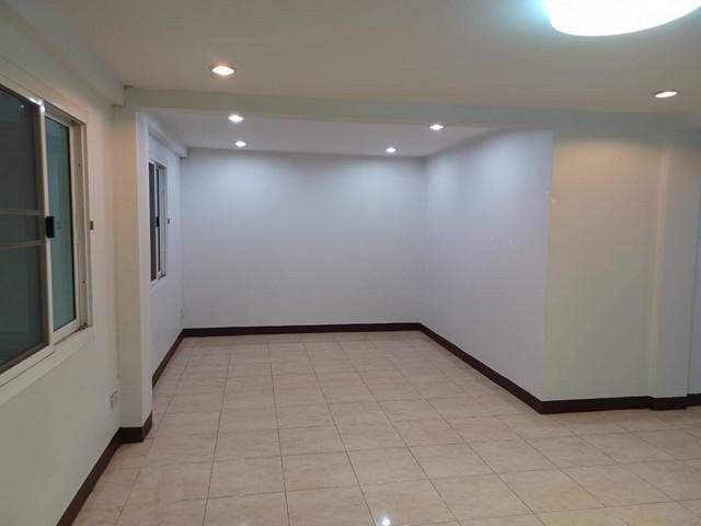 MK50ให้เช่าอาคารพาณิชย์ 2 คูหาย่านบางใหญ่ อยู่ในตลาดกลางบางใหญ่ ใกล้MRTตลาดบางใหญ่ เซ็นทรัลเวสต์เกต 