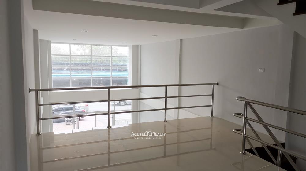 ขายด่วนพร้อมผู้เช่า ทาวน์โฮมปากซอย รามคำแหง174 Sh-661009-0001 