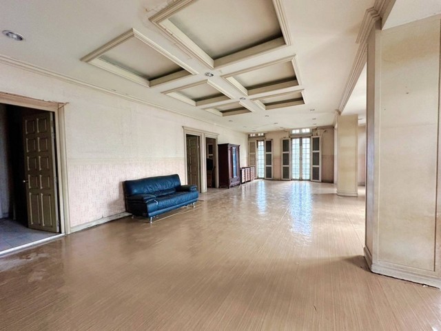 ขาย/เช่าด่วน อาคารสำนักงานหรู 8 ชั้น 70 ตร.ว. ใกล้เซนทรัลพระราม 9 