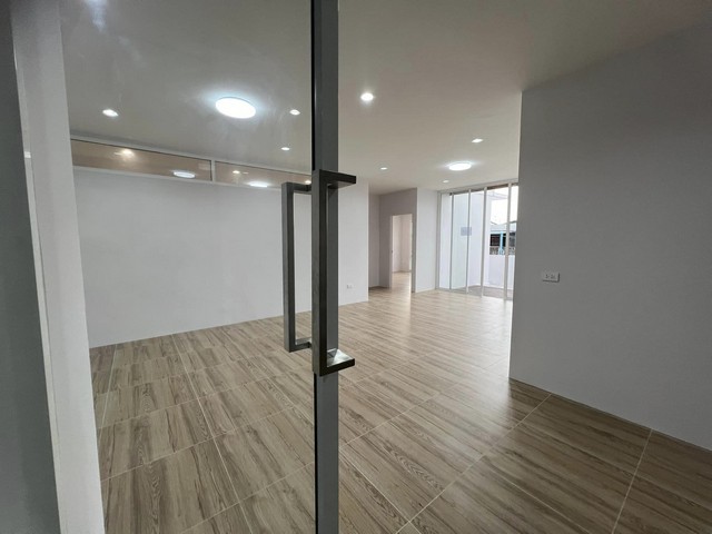 ให้เช่าโฮมออฟฟิศ 4 ชั้นซอยอ่อนนุช สร้างใหม่ พื้นที่ 900 ตรม. ซอยอ่อนนุช 70-1 ใกล้รถไฟฟ้าสถานีศรีนุช 