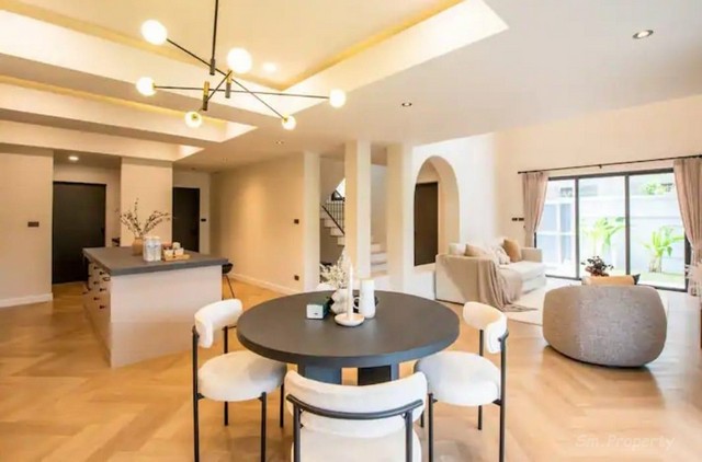 Sm542  ขาย และ ให้เช่าบ้านเดี่ยว 3 ชั้น ย่านสุขุมวิท 71 หลังมุม Fully Furnished ใกล้รถไฟฟ้า BTS เอกมัย 