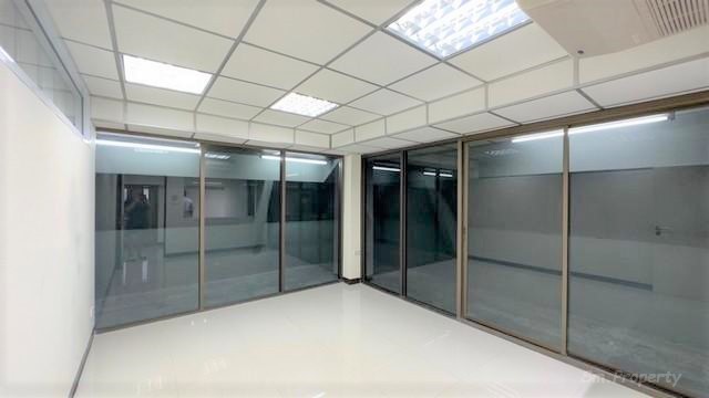 Sm537  ให้เช่าอาคารสำนักงาน 7 ชั้น  Standalone ขนาด  1,000 ต.รม.  เจริญนคร กรุงธนบุรี พร้อมมีลิฟท์โดยสาร