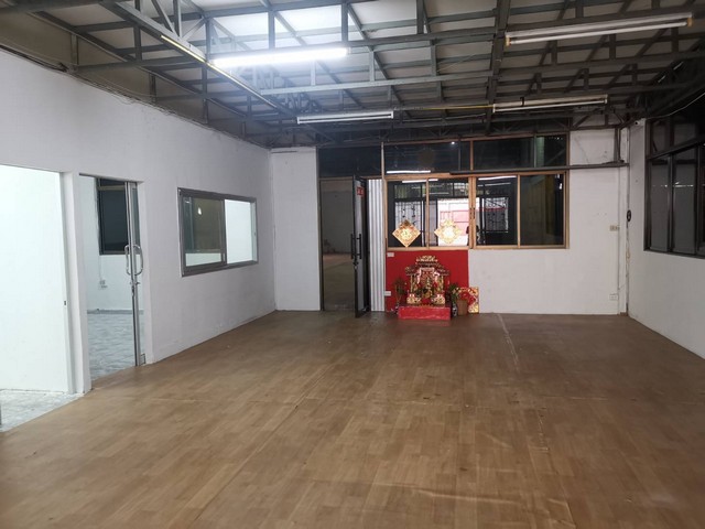 ให้เช่าโกดังให้เช่าโรงงานอยู่ถนนพระรามสองซอย 18 สุขสวัสดิ์ซอย 14 สุขสวัสดิ์ ซอย 2 เข้าออกได้หลายทางเขตจอมทอง