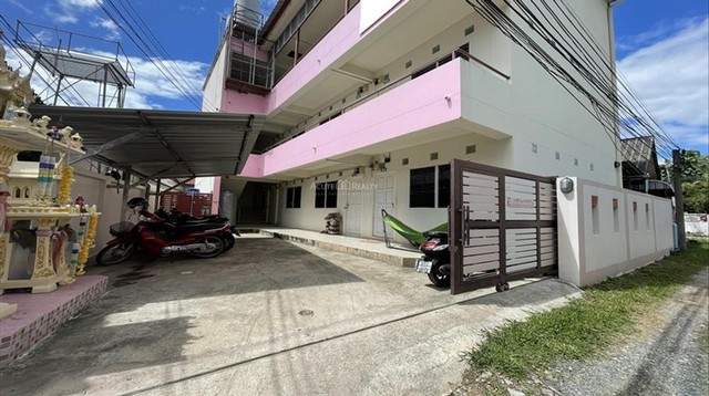 ขายหอพัก 3 ชั้น ตำบลวัดเกต อำเภอเมือง จังหวัดเชียงใหม่ 12 ห้องพัก