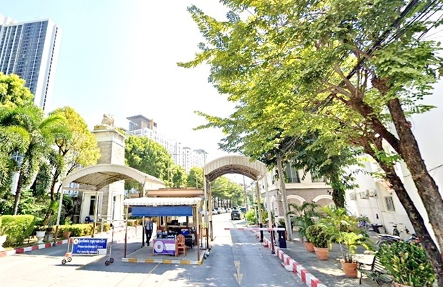 เฟอร์ครบ รร.นานาชาติไทย-สิงคโปร์ ทาวน์โฮม 3 ชั้น อนุญาตเลี้ยงสัตว์ 22 ตรว. 216 ตรม. 3นอน 3น้ำ 3จอดรถ 4แอร์