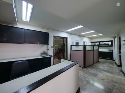 พื้นที่ใช้สอยรวม 650 ตร.ม!! ขายโฮมออฟฟิศ อาคารสำนักงาน 4 ชั้น 84 ตร.วา ทาวน์อินทาวน์ ซอย 3 ซอยหลักของโครงการ ใกล้ MRT สายสีเหลือง 