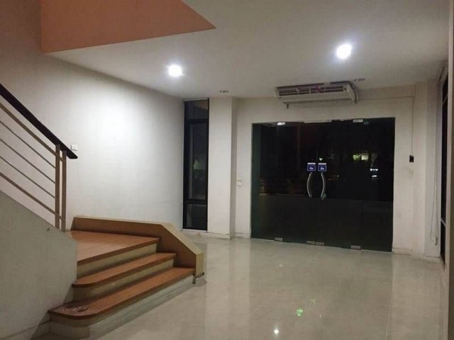 ให้เช่าอาคารสำนักงาน 4 ชั้น 600 ตรม. โครงการบ้านกลางกรุง Office Park ริมถนนใหญ่ บางนา-ตราด กม 3 ตรงข้ามโรงพยาบาลไทยนครินทร์
