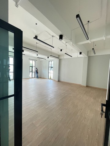 ให้เช่าโฮมออฟฟิศ 4 ชั้น สไตล์ Nordic 500 ตรม. ย่านหัวหมาก รามคำแหง ศรีนครินทร์ ใกล้ BTS สถานีศรีกรีฑา ** จอดรถ 9 คัน 