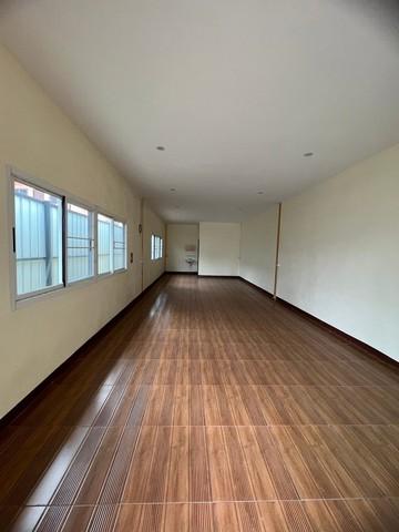 C3897 ให้เช่าโกดังพร้อมออฟฟิศ 372 ตารางเมตร เลียบถนนมอเตอร์เวย์ ถนนพัฒนาชนบท 3 ใกล้สนามบินสุวรรณภูมิ