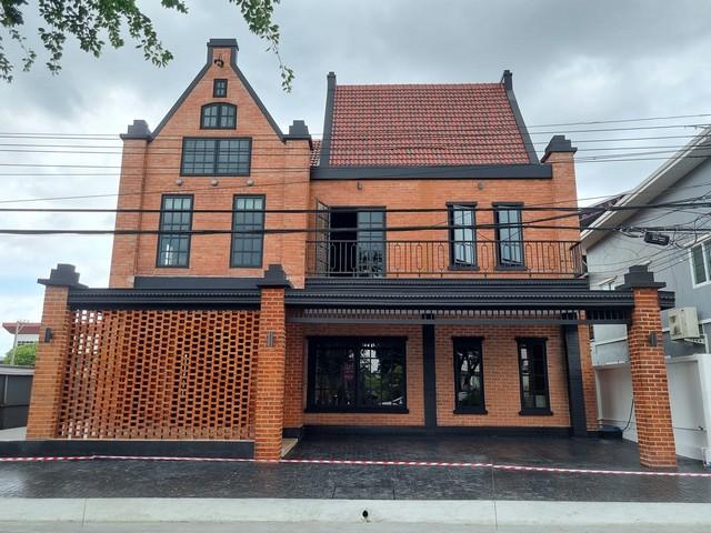 C3887 ขายตึก 2 ชั้น ซอยรามคำแหง 118 ตกแต่งใหม่ทั้งหลัง ใกล้โรงเรียนนานาชาติแอสคอต เหมาะทำธุรกิจ ออฟฟิศ เปิดร้านอาหาร Cafe 