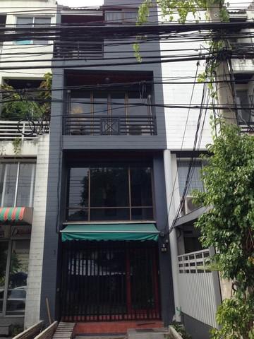 C3880 ให้เช่าและขายโฮมออฟฟิศ 4 ชั้น ถนนศรีวรา ย่านทาวน์อินทาวน์ ใกล้เลียบทางด่วน