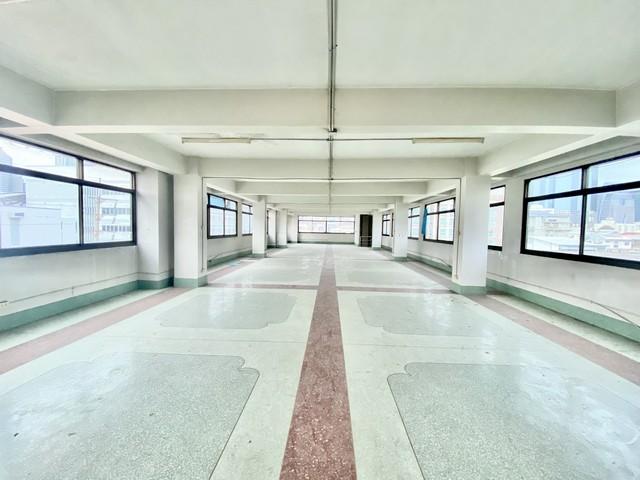 C3876 ให้เช่าพื้นที่สำนักงานภายในตึก 5 ชั้น ชั้น 3 และ 4 พื้นที่ชั้นละ 270 ตรม. ซอยสาทร11 เซ็นต์หลุยส์ 3 ใกล้BTS เซ็นหลุยส์ 500 เมตร