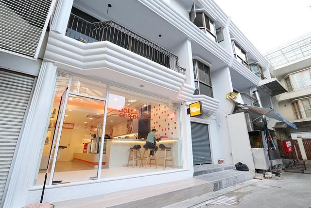 C3872 ให้เช่าพื้นที่ 222 ตารางเมตร ชั้น 2 เหมาะทำร้านอาหาร พื้นที่สำนักงาน ติดถนนวิทยุ ติดตึกออลซีซั่นส์เพลส ใกล้BTS เพลินจิต