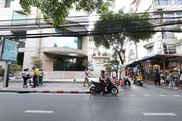 C3872 ให้เช่าพื้นที่ 222 ตารางเมตร ชั้น 2 เหมาะทำร้านอาหาร พื้นที่สำนักงาน ติดถนนวิทยุ ติดตึกออลซีซั่นส์เพลส ใกล้BTS เพลินจิต