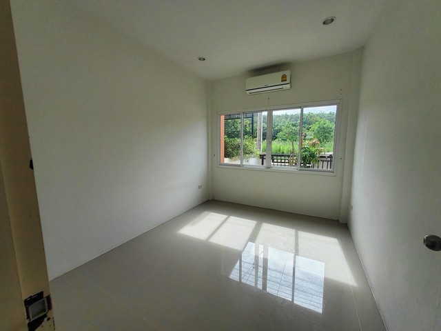 ขายทาวน์เฮ้าส์  แผ่นดินทอง ลิฟวิ่ง โฮม 2 อ.นิคมพัฒนา จ.ระยอง PSC00535
