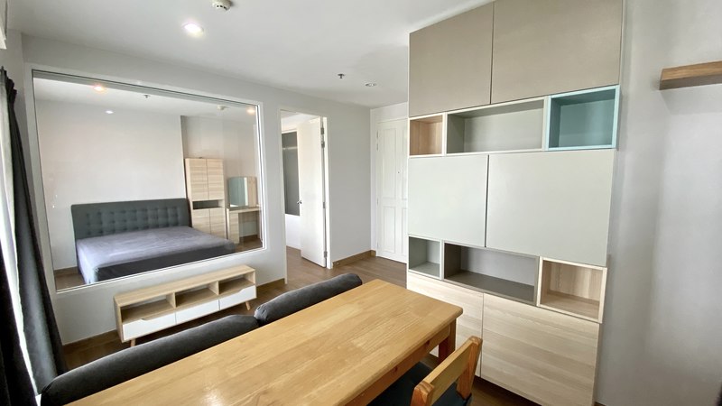 ขาย คอนโดใกล้ BTS ตลาดพลู พาร์คแลนด์ แกรนด์ ตากสิน (The Parkland Grand Taksin) ที่จอดรถ lock ตำแหน่งอยู่หน้าลิฟท์ ห้องสวย renovate ใหม่