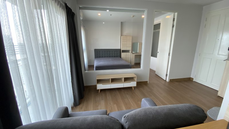 ขาย คอนโดใกล้ BTS ตลาดพลู พาร์คแลนด์ แกรนด์ ตากสิน (The Parkland Grand Taksin) ที่จอดรถ lock ตำแหน่งอยู่หน้าลิฟท์ ห้องสวย renovate ใหม่
