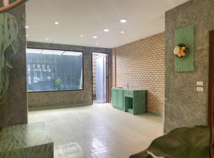 CH882-OS-RE ให้เช่าอาคารพาณิชย์ 3 ชั้น เวนิช ดดิไอริช วัชรพล ตบแต่งสวยมาก