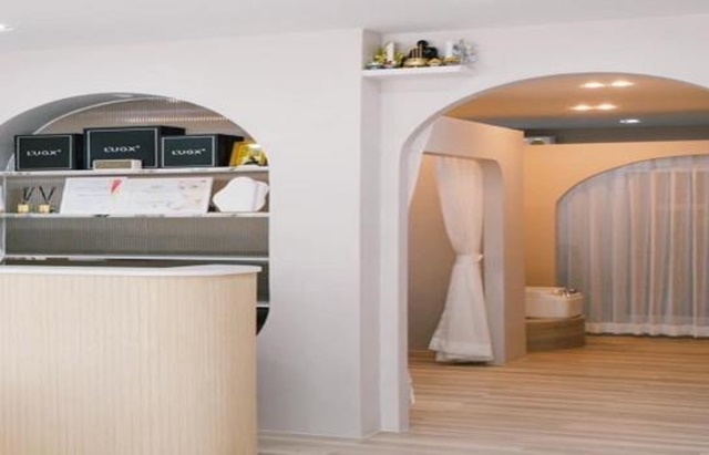 เซ็งร้านทำเล็บ ต่อขนตา ลิฟติ้ง สปา 42ตรม. BTS ช้างเอราวัณ 18ตรว.1ห้อง 1น้ำ 2จอดรถ 2แอร์ อุดมเดช 