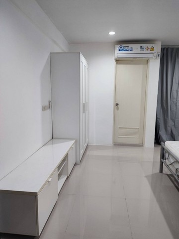ขายคอนโดกรีนพ้อยท์ หนองจอก (Green Point Condo Nong Chok), ชั้น 2 (ห้องเป็นห้องหัวมุม และมี 2 ห้องติดกัน, รวม 42.11 ตร.ม.)