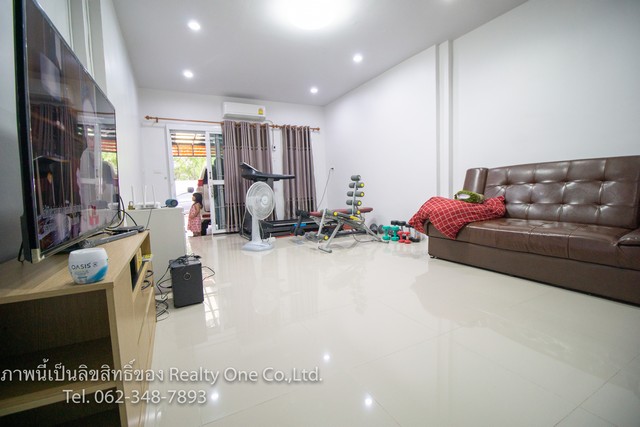 ขายบ้านทาวน์เฮ้าส์ หมู่บ้านสิรารมย์พลัส ดอนทอง ถนนสุวินทวงศ์ ต.บางตีนเป็ด อ.เมือง จ.ฉะเชิงเทรา