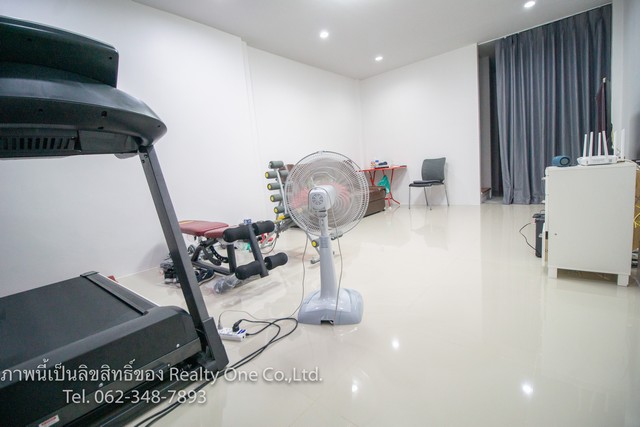 ขายบ้านทาวน์เฮ้าส์ หมู่บ้านสิรารมย์พลัส ดอนทอง ถนนสุวินทวงศ์ ต.บางตีนเป็ด อ.เมือง จ.ฉะเชิงเทรา