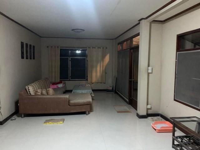 EPL-LS0257 ขายที่ดินพร้อมบ้านเดี่ยว 2 ชั้น  ซอยบางนาตราด 21 (อุดมสุข 56) เนื้อที่ 96 ตารางวา 7 ห้องนอน 2 ห้องน้ำ  ใกล้เซ็นทรัลบางนา ทางด่วน