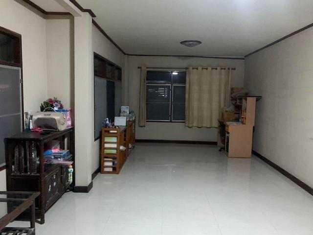 EPL-LS0257 ขายที่ดินพร้อมบ้านเดี่ยว 2 ชั้น  ซอยบางนาตราด 21 (อุดมสุข 56) เนื้อที่ 96 ตารางวา 7 ห้องนอน 2 ห้องน้ำ  ใกล้เซ็นทรัลบางนา ทางด่วน